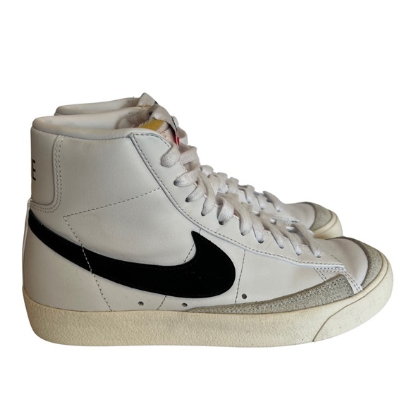 NIKE Women’s Blazer Mid 77 Size 7.5 in White & Black - Worn twice! - Picture 9 of 13
